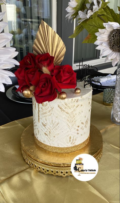 Red And Gold Cake Ideas, Red And Gold Cakes, Red And Gold Birthday Cake For Women, White Red And Gold Cake, Xv Cakes Red And Gold, Red White And Gold 2 Tier Cake, Gold Stencil Cake, Red And Gold Buttercream Cake, 28th Birthday Cake