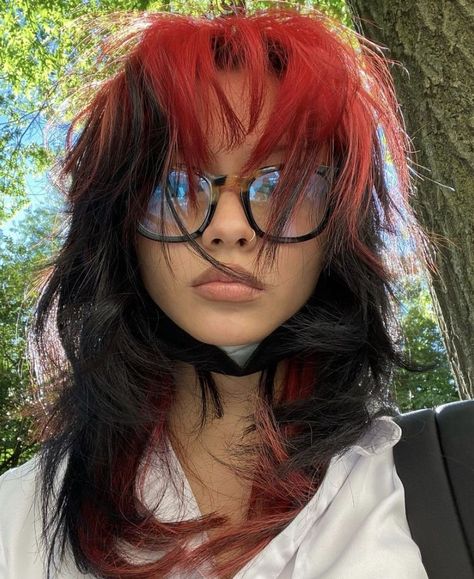 Dyed Hair On Top Of Head, Dramatic Layered Hair, Dyed Hair Aesthetic Grunge, Alternative Hair Wigs, Alternative Dyed Hair Ideas, Grunge Hairdye Ideas, Black Hair Colored Tips, Red Hair Dye Aesthetic, Red Dye Hair Ideas