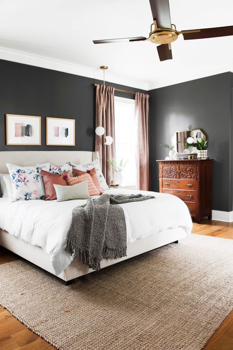 Dark Cozy Bedroom, Posters On Wall Bedroom, Black Accent Walls, Dark Bedroom, Dark Furniture, Accent Wall Bedroom, Black Bedroom, Bedroom Black, Gray Bedroom