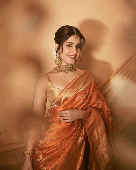 Maang Tika, Raashi Khanna, Indian Bridesmaid Dresses, Tangerine Dream, Bridesmaid Saree, Saree Jewellery, Orange Saree, Orange Outfit, Saree Photoshoot