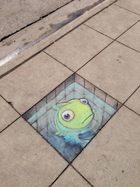 This 3D Chalk Art Takes Sidewalk Drawing To A Whole New Level – giveitlove Illusion Kunst, David Zinn, 3d Chalk Art, Street Art Utopia, Sidewalk Chalk Art, Sidewalk Art, Creation Art, 3d Street Art, Amazing Street Art