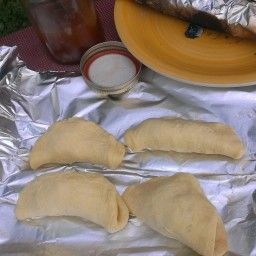 Campfire Apple Recipes, Camping Apple Pie, Campfire Apple Dumplings, Campfire Apple Pie, Campfire Apples, Apple Crescent Rolls, Campfire Pies, Individual Apple Pies, Mountain Pies