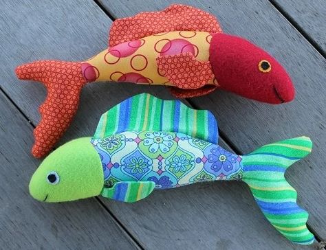 Stuffed Fish, Fish Pillow, Fish Template, Fabric Fish, Fish Crafts, Sewing Stuffed Animals, Baby Sewing Projects, Craft House, Fish Patterns