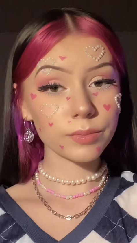 pink hearts and pearls makeup look Heart Rhinestone Makeup, Pink Heart Makeup, Taylor Swift Eyes, Lover Makeup, Rhinestone Makeup, Taylor Swift Tour Outfits, Valentines Day Makeup, Drag Makeup, Art Makeup