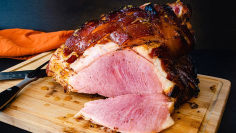 14 Tips You Need When Cooking With Ham Types Of Ham, Maple Glazed Ham, Ham Salad Recipes, Gourmet Bbq, Ham Bone, Ham Salad, Ham Glaze, How To Cook Ham, Leftover Ham