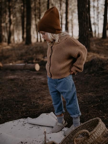 The Simple Folk, Loose Knit Cardigan, Jean Vintage, Chunky Cardigan, Mode Ootd, Perfect Jeans, Baby Outfits, Light Denim, Cotton Knit