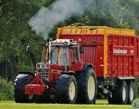 Tractor Pictures, International Harvester Tractors, Big Tractors, Small Tractors, International Tractors, Case Tractors, Farmall Tractors, Classic Tractor, Agriculture Tractor