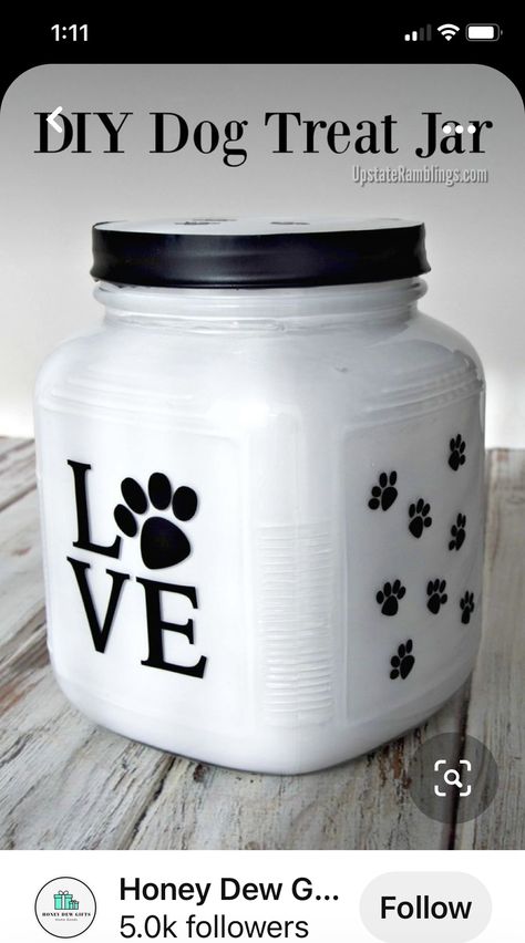 Dog Treat Jar Diy, Dog Treat Container, Dogs Diy Projects, Dog Biscuit Recipes, Dog Treat Jar, Treat Jar, Diy Dog Treats, Healthy Dog Treat Recipes, Dog Cookies