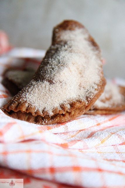 WHAAAAT!! Genius = Fried Pumpkin Hand Pies by @HeatherChristo Fried Hand Pies, Pumpkin Hand Pies, Fried Pumpkin, Best Pumpkin Pie Recipe, Hand Pie Recipes, Fried Pies, Best Pumpkin Pie, Hand Pie, Allergy Free Recipes