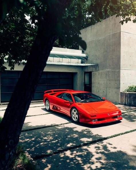 Produced this beauty from 1990 to 2001 that now has became an Iconic in the automotive industry. By @britton.shot #Lamborghini #Diablo #90s #Car #Supercar #Vehicle Lamborghini Diablo Wallpapers, 90s Lamborghini, Old Lamborghini, 90s Cars, 90s Pictures, Red Sports Car, Super Fast Cars, Cool Car Drawings, Super Sport Cars