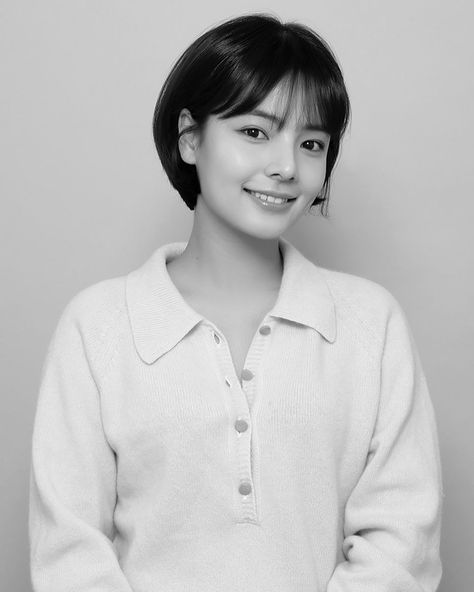 Song Yoo-jung, South Korean TV star, dead at 26 South Korean Beauty, Korean Actresses, Korean Actress, Tv Stars, Korean Beauty, South Korean, My Name, Actresses, Songs