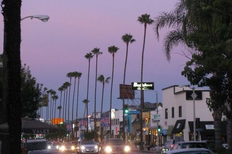 22 Real-Life #Locations From Hit #Songs You Can Visit Today: VENTURA BOULEVARD | SHERMAN OAKS, CA #Free Fallin,'" .@TomPetty Muscle Shoals Sound Studio, Cinema Aesthetic, Sherman Oaks California, Chattanooga Choo Choo, Color Harmonies, Ventura Boulevard, Famous Songs, Chelsea Hotel, California History