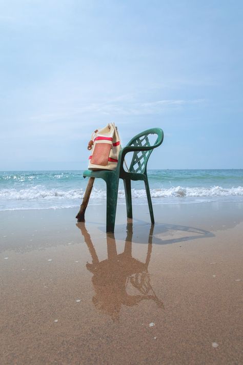 Beach Still Life Photography, Bag Photography Outdoor, Summer Still Life Photography, Outdoor Still Life Photography, Loewe Still Life, Outdoor Bag Photography, Loewe Photography, Loewe Campaign, Beach Still Life