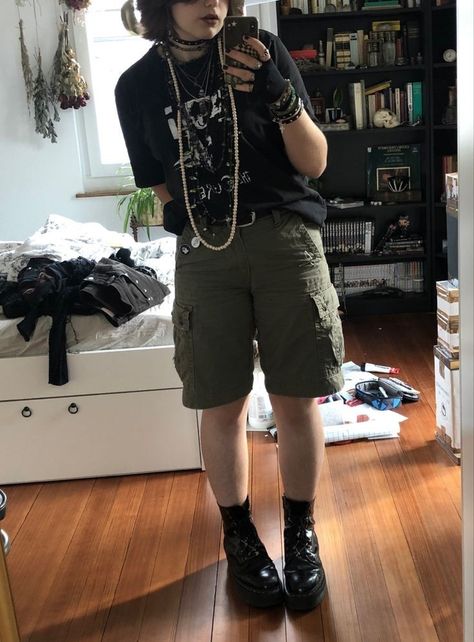 Alt Button Up Shirt Outfit, Grunge Transmasc Outfits, Masc Grunge Outfits Summer, Outfit Inspo Alt Masc, Masc Alt Clothes, Grunge Summer Fits Men, Summer Grunge Clothes, Grunge Hot Weather Outfit, Grunge Outfit Ideas Summer