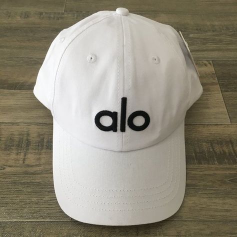 Alo yoga White baseball cap Sherpa Bucket Hat, White Baseball Cap, Yoga Accessories, Mesh Cap, Knit Beanie Hat, Alo Yoga, Knit Beanie, Baseball Cap, Accessories Hats