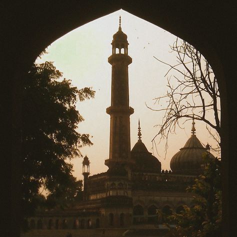 Aesthetic Lucknow photography. Bada Imambara Lucknow, Imambara Lucknow, Sky Edit, Post Wallpaper, Islam Aesthetic, Novel Books, South Asian Aesthetic, India Travel Places, India Architecture