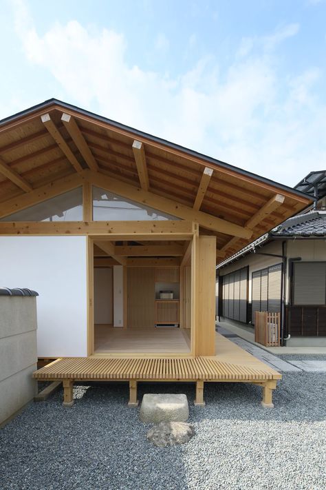 Japanese Roof, Japanese Homes, Japanese House Design, Detail Arsitektur, Japanese Home Design, Japanese Tea House, Japanese Style House, Traditional Japanese House, Wooden Structure