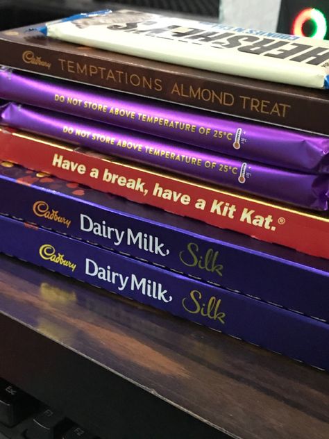 Chocolates Snapchat Story, Chocolate Day Snap, Chocolate Fake Snap, Dairy Milk Silk, Trending Summer Nails, Silk Chocolate, Funny Snapchat Pictures, Chocolate Pictures, Dairy Milk Chocolate