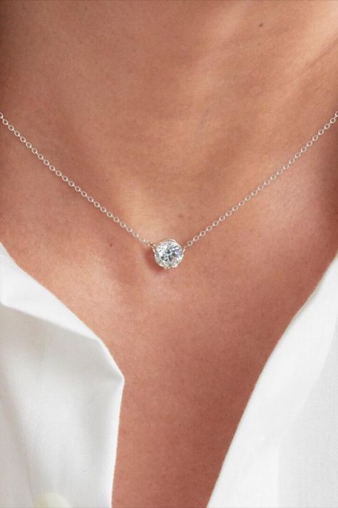 Round Solitaire Diamond Necklace, Diamond Necklace Solitaire, Solitaire Engagement Ring Round, Gold Jwellary, Engagement Ring Round Diamond, Wedding Ring Halo, Solitaire Diamond Necklace, Round Diamond Wedding Rings, Diamond Ring Solitaire