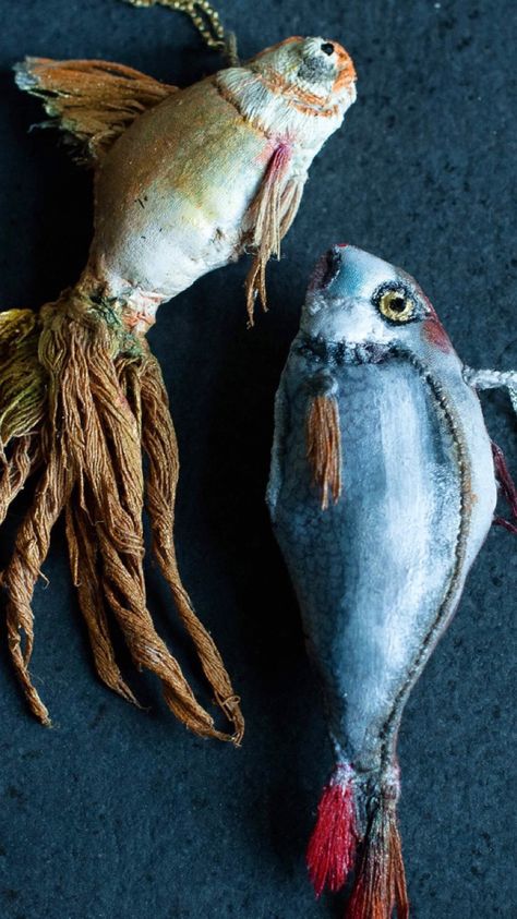 My fish 🐠 jewelry!!!! on Behance Soft Sculpture Animals, Fish Sewing, Recycled Fabric Art, Textile Art Projects, Soft Sculpture Art, Fabric Sculpture, Fish Craft, Fish Fabric, Textile Art Dolls