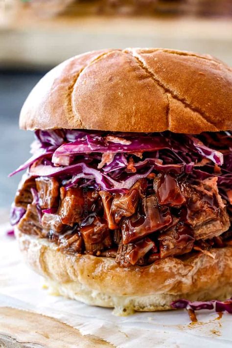 up close of brisket sandwich with barbecue beef brisket and coleslaw Thanksgiving Dinner Recipes Sides, Holiday Desserts Thanksgiving, Thanksgiving Dinner For Two, Best Mac N Cheese Recipe, Slow Cooker Brisket, Homemade Barbecue, Summer Sandwiches, Beef Brisket Recipes, Bbq Brisket