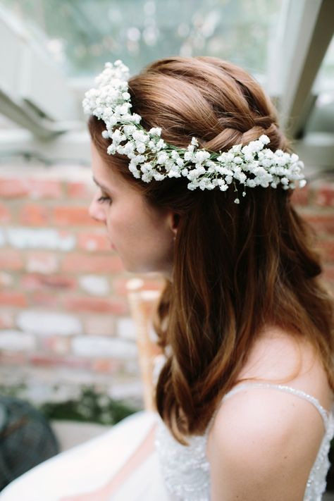 Oxford Wedding, Baby Breath Flower Crown, Floral Hair Wreath, Flower Crown Bridesmaid, White Flower Crown, Diy Flower Crown, Flower Crown Hairstyle, Wedding Hair Wreath, Flower Tiara