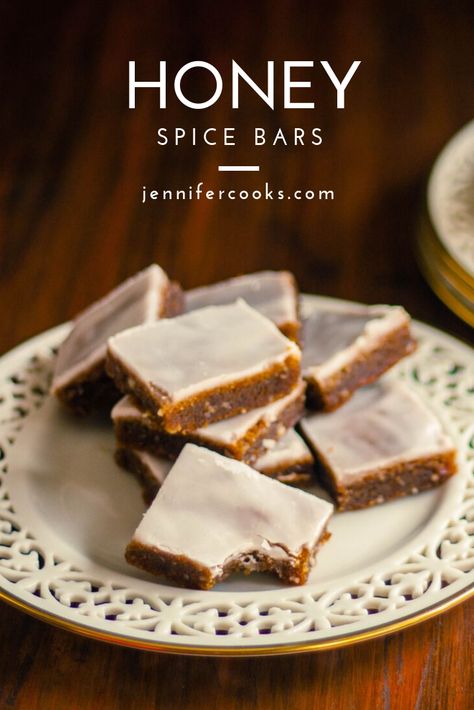 Honey Spice Bars | JenniferCooks.com  #desserts #dessertrecipes #dessertrecipeseasy #dessertseasy #cookiebars #cookiebarrecipes Honey Bars Recipe, Spice Bars Recipe, Honey Bars, Spice Bars, Honey Bar, Fall Eats, Burnt Toast, Delish Desserts, Cinnamon Pecans