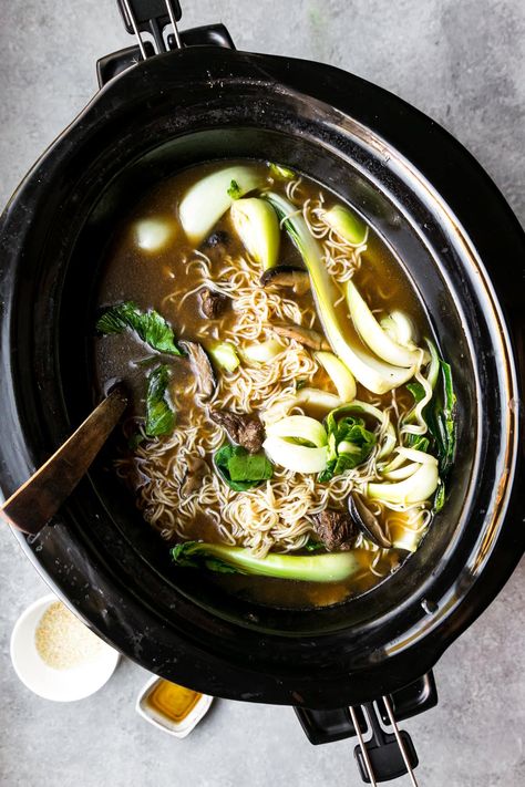 Slow Cooker Ramen with Beef Slow Cooker Ramen Skinnytaste, Skinnytaste Slow Cooker Recipes, Slow Cooker Beef Ramen, Ramen With Beef, Slow Cooker Ramen, Ramen Kitchen, Beef Ramen, Vegan Paleo Recipes, Bowl Of Ramen