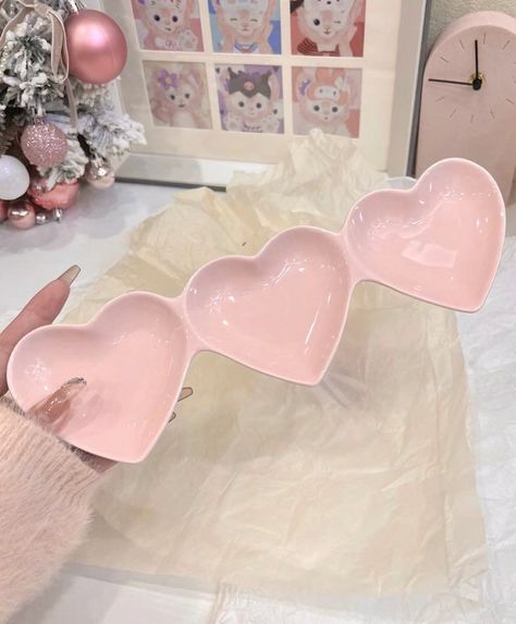 Heart Kitchen Accessories, Cute Dishware, Heart Shaped Aesthetic, Cute Kitchenware, Cute Cutlery, Rooms Decoration, Couleur Rose Pastel, Cute Furniture, Tanah Liat