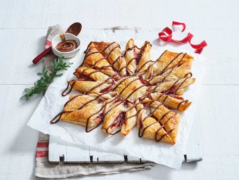 Nutella Snowflake, Raspberry Jam Recipes, Puff Pastry Snowflake, B Ready Nutella, Snowflake Recipes, Recipes Nutella, Nutella Biscuits, How To Make Nutella, Nutella Go