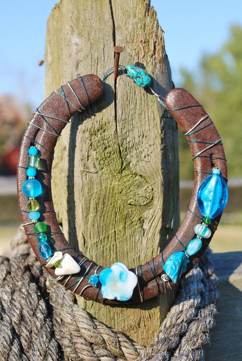 Decorated Horseshoes, Horseshoe Gifts, Horseshoe Crafts Projects, Bring Good Luck, Horse Camp, Horseshoe Decor, Horseshoe Crafts, Horse Shoes, Bead Frame