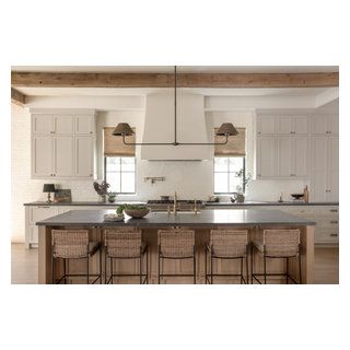 CALIFORNIA CASUAL MEETS COTSWOLD COTTAGE - Transitional - Kitchen - Los Angeles - by RJ Smith Construction | Houzz California Kitchen Style, California Casual Kitchen, Kitchen 2025, Cotswold Cottage, California Casual, Transitional Kitchen, Pacific Coast, Cottage, Angeles