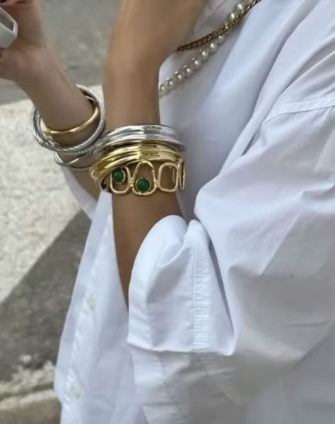 Aesthetic Bracelet Stack, Ring Stack Gold And Silver, Chunky Necklace Stack, Silver Chunky Jewellery, Chunky Jewelry Outfit, Jewelery Stacks, Chunky Jewelry Silver, Summer Jewelry Aesthetic, Jewellery Stack