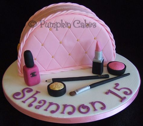 Make up bag made from madeira cake. All the 'make up' and 'brushes are hand made and edible. Hand Bag Cake Design, Christmas Cakes Images, Bag Cakes, Flamingo Birthday Cake, Madeira Cake, Pumpkin Cakes, Handbag Cakes, 18th Cake, Make Up Cake