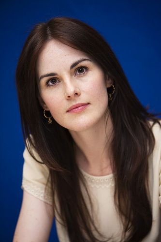 Michelle Dockery in 2011. Long Dark Brown Hair, Linda Gray, Downton Abby, Michelle Dockery, Baby George, Lady Mary, Let Your Hair Down, Favorite Hairstyles, Dark Brown Hair