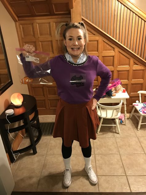 Darla Costume Finding Nemo, Darla Costume, Darla Finding Nemo, Creative Valentines, Diy Valentines Crafts, Finding Nemo, Diy Costumes, Valentines Diy, Holidays