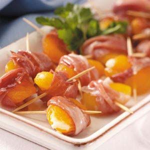 Prosciutto-Wrapped Apricots Recipe | Taste of Home Recipes Stuffed Apricots, Grilled Apricots, Baked Prosciutto, Dried Apricot Recipes, Appetizer Wraps, Apricot Trees, Dried Apricot, Thanksgiving Appetizer, Be Unforgettable