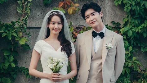 Big Mouth Kdrama Poster, Big Mouse Kdrama, Lee Jong Suk Cute, Drama List, Bridal Poses, Poster Movie, Korean Wedding, Photo Editing Lightroom, Wedding Photography Tips