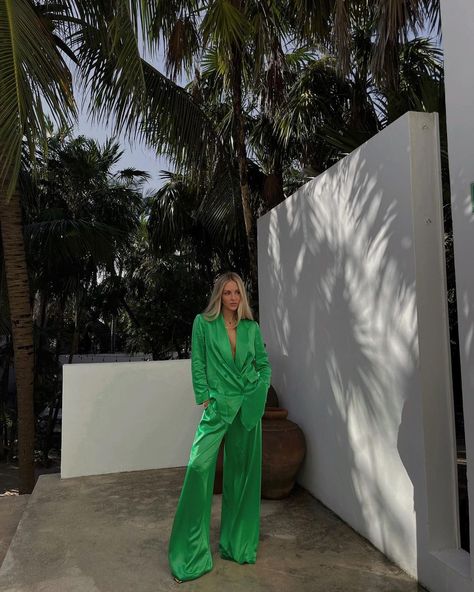 https://www.instagram.com/p/CZ5KzylFln9/?utm_medium=share_sheet Satin Suit Women, Green Suit Women, Shea Marie, Graphic Design Jobs, Satin Suit, Spring Formal, Ibiza Wedding, Wedding Guest Style, Green Power