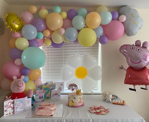 Pink Birthday Decorations, Peppa Pig Birthday Party Decorations, Tea Party Setting, Peppa Pig Birthday Party, Peppa Pig Party, Pig Birthday, Pig Party, Peppa Pig Birthday, Tea Party Birthday