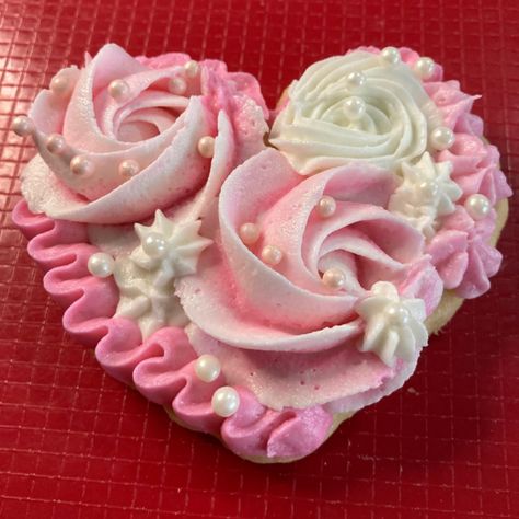 Heart Sugar Cookies Decorated Buttercream, Buttercream Valentines Cookies, Valentine Cookies Decorated Buttercream, Heart Shaped Cookies Decorated, Heart Cookies Decorated, Heart Shaped Sugar Cookies, Buttercream Cookies, Valentine Cookies Decorated, Ballerina Cookies