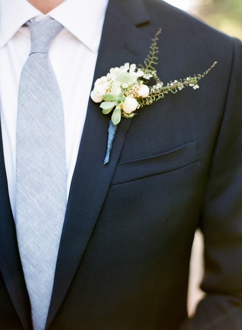 grooms boutonniere - photo by Lisa Blume Photography http://ruffledblog.com/cyanotype-inspired-wedding-ideas Wedding Party Blue, Wedding Groomsmen Attire, Wedding Flowers Hydrangea, Wedding Flowers Sunflowers, Neutral Wedding Flowers, Wedding Flowers Peonies, Vintage Wedding Flowers, Simple Wedding Flowers, Bride Planning