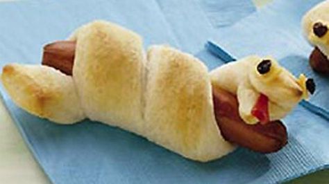 Fun hotdogs for kids! Silly Snake, Veggie Dog, Animal Shaped Foods, Shaped Food, Reptile Party, Fest Mad, Harry Potter Food, Festa Harry Potter, Animal Cupcakes