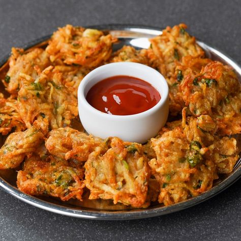 Aloo Pakoda, Crispy Snacks, Crispy Fries, Recipe Potato, French Fried Potatoes, Crispy Fry, Non Veg, Easy Snack Recipes, Fried Potatoes