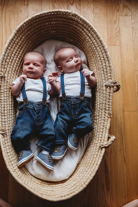 How To Take Great Newborn Twins Photos | Click Love Grow Newborn Twin Photos, Twin Baby Photos, Twins Photography, Twin Mum, Twin Newborn, Newborn Twins Photography, Pregnant With Twins, Twin Photography, Twin Photos