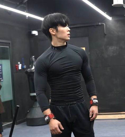 Dawon Sf9, Gym Photo, Compression Shirt Men, Compression Clothing, Gym Guys, Gym Outfit Men, Gym Photos, Gym Fits, Mens Trendy Outfits