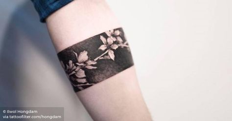 Ornamental Tattoos, Violet Tattoo, Roses And Violets, Flower Band, Band Tattoo, Nature Flowers, Armband Tattoo, Tattoo Artist, Cherry Blossoms