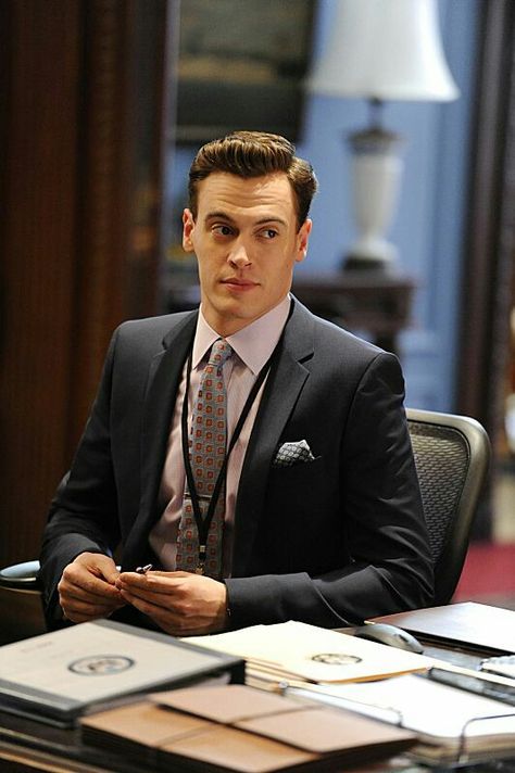 I love Erich Bergen as Blake Morgan in Madam Secretary ♡ Madam Secretary Tv Series, Erich Bergen, Madame Secretary, Hk Movie, Bebe Neuwirth, Madam Secretary, Frankie Valli, My Goal In Life, Jersey Boys