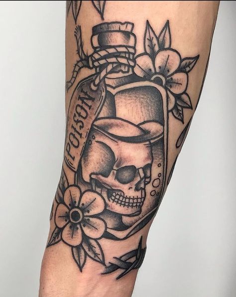 Traditional Style Skeleton Tattoo, Open Skull Tattoo, Poison Tattoo Bottle, Tat Sketches, Poison Bottle Tattoo, Poison Tattoo, Sam King, Doctor Tattoo, Side Thigh Tattoos