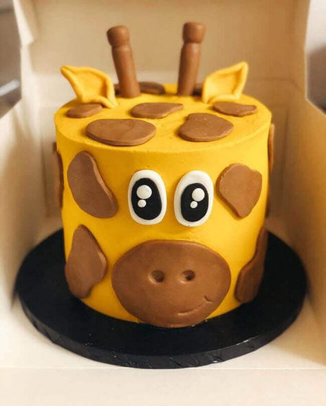 50 Giraffe Cake Design (Cake Idea) - February 2020 Fondant Giraffe, Giraffe Birthday Cakes, Giraffe Cake, Giraffe Party, Giraffe Cakes, Animal Birthday Cakes, Giraffe Birthday, Animal Cakes, Animal Cake